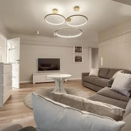 Munn 5 Apartment *